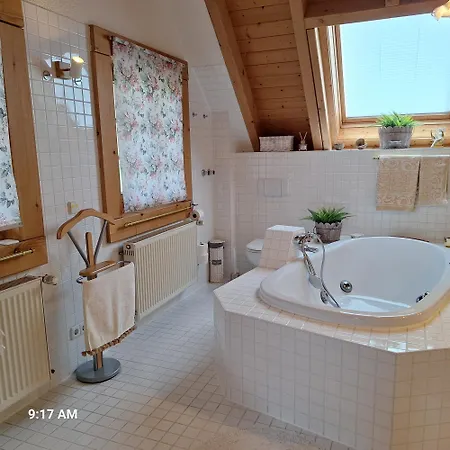 Haushaelfte Ca 290 Qm Luxus Zur Alleinnutzung Lejlighed *